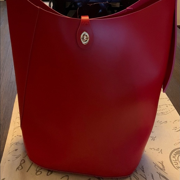 Elizabeth Arden gift bag. Fragrance set not included. New. - Picture 1 of 6